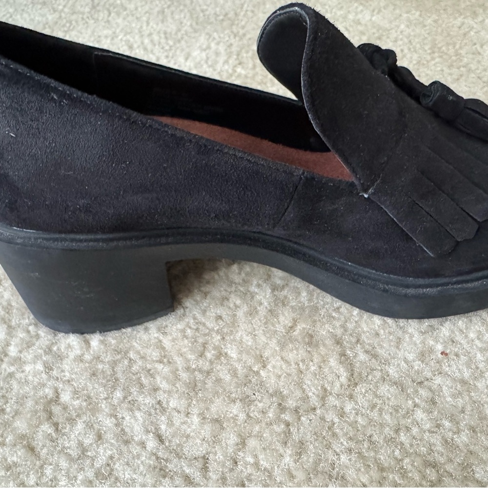 AEROSOLES Black Suede Loafers with Tassel Detail size 8 - Picture 14 of 14